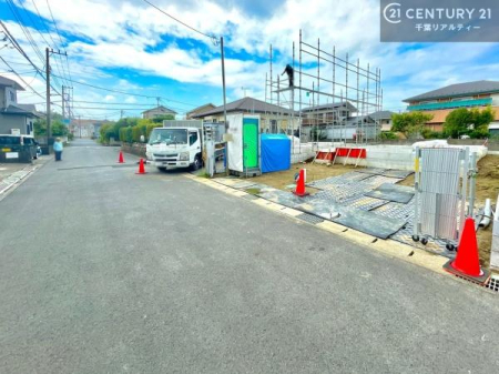�O�ʓ��H�܂ތ��n�ʐ^ �S�䂭�܂Ō��n����������������悤�A�����ē��̂��p�ӂ������Ă���܂��B���C�y�ɂ��₢���킹�̏�A���z�̕�炵�ւ̈�������i�߂��������I
