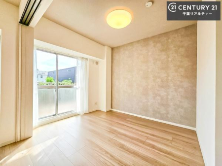 �Q�� �o���R�j�[�ɖʂ��Ă���m���ł��B���邭�����肪����A���C����������ł��܂��I���N���āA�O�ɏo�Ĕw�L�т����[�ċz�����ǂ������}������邱�Ƃ��ł��܂��B