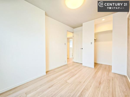 �q������ ���[�X�y�[�X�����Ă��܂��I�������X�b�L�����ڂ��鎖���ł��܂��ˁB
�Ƌ��I�΂Ȃ��V���v���ȃf�U�C���ׁ̈A�Ƌ��I�΂����C�ɓ���̋�ԍ�肪�ł������ł��ˁB