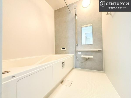 ���� �������������l�̕��͋C�̃o�X���[���́A�����o�Ă��ăo�X�^�C�����[���I
���d���撣���Ă��邲�J���ɂ��D�݂̍���̓����܂����āA�y����ł݂Ă͂������ł��傤���H