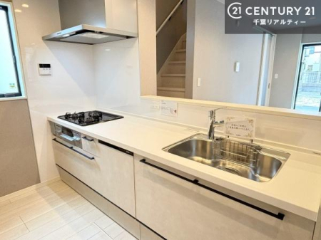 �L�b�`�� ��Ƃ肠�钲���X�y�[�X�ō�Ƃ����₷�����K�ȃL�b�`���ł��I
���q�l�ƈꏏ�ɂ��َq������y���߂�L�X�X�y�[�X�ł��B�y�����������ԂɂȂ肻���ł��ˁI