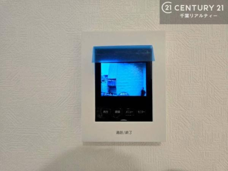 ���̑����� TV���j�^�[�t���C���^�[�z��������A�K��҂��f���Ŋm�F���Ă���Ή��ł��邽�߁A�h�Ɩʂ����S�ł��B���q�l�̂�����Ԏ��ɂ��S�����A���Ƒ��̈��S�E���S�ȕ�炵���T�|�[�g���܂��B