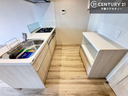 �L�b�`�� ��Ƃ����₷���V�X�e���L�b�`���ł��I���[���t���Ă���̂ŁA�����X�y�[�X�ɕ���u���Ȃ��čς݂܂��I
�L�X�g���āA���K�ɍ�Ƃ��ł��܂��I