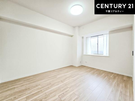 �m�� �V���v���Ƀf�U�C������Ă��邽�߁A�Ƌ��I�т܂���I
���C�ɓ���̉Ƌ��u���Ă��낰���Ԃ���邱�Ƃ��ł��܂��B
