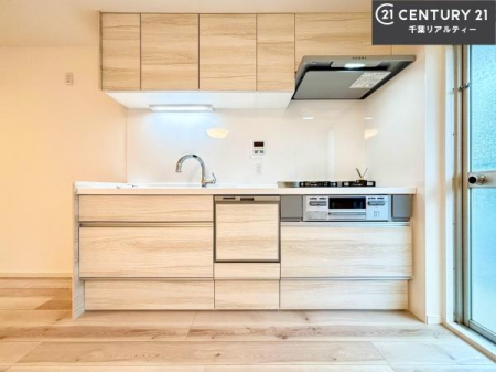 �L�b�`�� ���[�X�y�[�X���L�x�ŁA�����X�y�[�X���X�b�L���ƕЕt���Ђ�`�����p�ł��܂��I
���K�ɍ�Ƃ��ł��A�Ǝ��̌����A�b�v�I�����̗���������܂��I