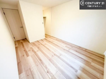 �m�� �V���v���Ƀf�U�C������Ă��邽�߁A�Ƌ��I�т܂���I
���C�ɓ���̉Ƌ��u���Ă��낰���Ԃ���邱�Ƃ��ł��܂��B