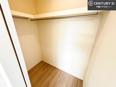 ���[ �E�H�[�N�C���N���[�[�b�g�t���ł��B��������̂��m���Ȃǂ����[���Ă��������ł��ˁI���ɂ���@�������ȂǋG�ߕ��̑傫�ȉƓd�����[�ł��܂��I