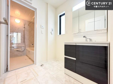 ���ʑ�E���ʏ� �g�Ȃ�𐮂�����ʏ��́A���������厖�ł��I������̐������̂��镵�͋C�����o�I�C�����悭���g�����������܂��B