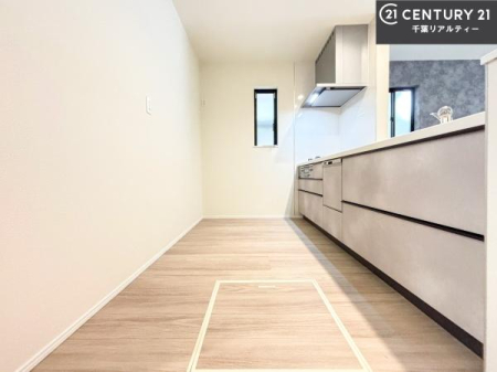 �L�b�`�� ��Ƃ����₷���V�X�e���L�b�`���ł��I���[���t���Ă���̂ŁA�����X�y�[�X�ɕ���u���Ȃ��čς݂܂��I
�L�X�g���āA���K�ɍ�Ƃ��ł��܂��I