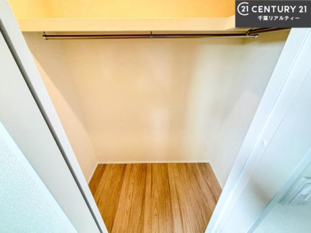 ���[ �E�H�[�N�C���N���[�[�b�g�t���ł��B��������̂��m���Ȃǂ����[���Ă��������ł��ˁI���ɂ���@�������ȂǋG�ߕ��̑傫�ȉƓd�����[�ł��܂��I