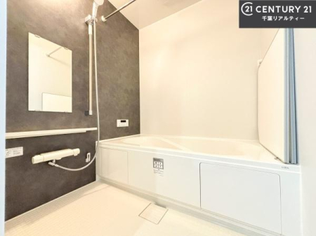 ���� �������������l�̕��͋C�̃o�X���[���́A�����o�Ă��ăo�X�^�C�����[���I
���d���撣���Ă��邲�J���ɂ��D�݂̍���̓����܂����āA�y����ł݂Ă͂������ł��傤���H