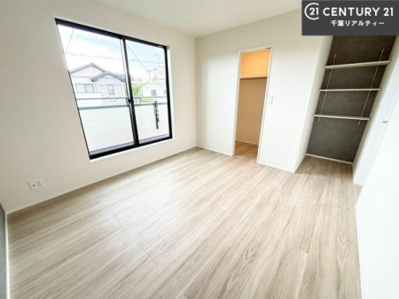 �Q�� �D���������������ޗm���́A���̖ڊo�߂��C�������ǂ������ł��ˁB���������Ԃ��������Ɖ߂������Ƃ��ł��܂��B�D�����F�����̃t���[�����O���ǂ�ȉƋ�ɂ��}�b�`���܂��I
