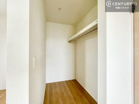 ���[ �E�H�[�N�C���N���[�[�b�g�t���ł��B��������̂��m���Ȃǂ����[���Ă��������ł��ˁI���ɂ���@�������ȂǋG�ߕ��̑傫�ȉƓd�����[�ł��܂��I