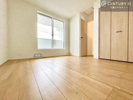 �Q�� �o���R�j�[�ɖʂ����m���́A�����Ղ�̗z�����������ޖ��邢��ԁB����̔����������Ɩ�����Q���Ƃ��Ă������߂ł��B���͐S�n�悢���ɕ�܂�Ȃ���C�����悭�ڊo�߂��܂��B