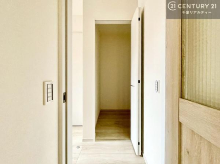 ���[ �[�˕t���I
�����Ղ艜�s���̂�����[�X�y�[�X�I�G�߂��̂̃C���e���A�̎��[�₨�m���̎��[�ɕ֗��ł��I