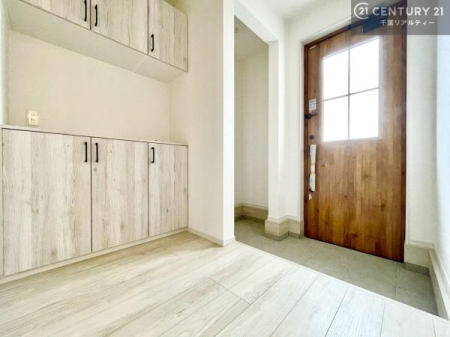 ���� �L�X�Ƃ������ւɂ̓V���[�Y�{�b�N�X�������B���Ƒ����̌C������������[�ł��A���ł��C�����悭���q�l���}�����܂��B