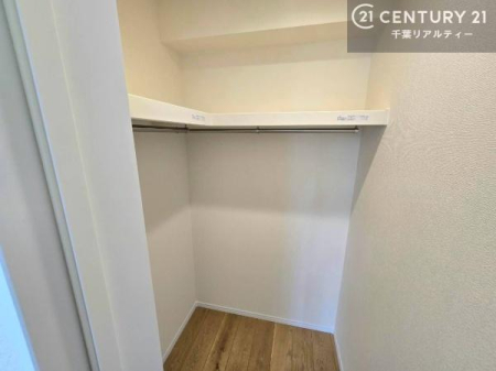 ���[ �E�H�[�N�C���N���[�[�b�g�t���ł��B��������̂��m���Ȃǂ����[���Ă��������ł��ˁI���ɂ���@�������ȂǋG�ߕ��̑傫�ȉƓd�����[�ł��܂��I