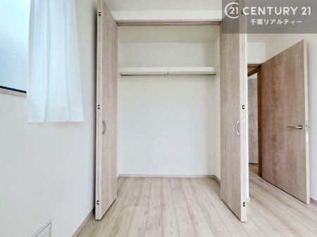 �m�� �S�����Ɏ��[�X�y�[�X����������m�ۂ����A�g������̗ǂ��Z�܂��B�e���������ƂɈߗނ���p�i����������Ɛ����ł��邽�߁A��������}������������Ԃ�ۂĂ܂��B