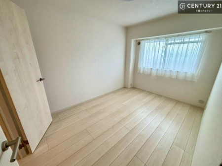 �m�� �V���v���Ƀf�U�C������Ă��邽�߁A�Ƌ��I�т܂���I
���C�ɓ���̉Ƌ��u���Ă��낰���Ԃ���邱�Ƃ��ł��܂��B