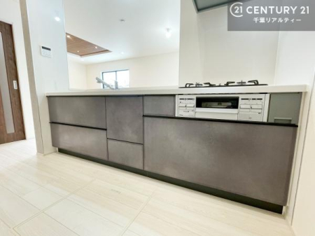 �L�b�`�� ��Ƃ����₷���V�X�e���L�b�`���ł��I���[���t���Ă���̂ŁA�����X�y�[�X�ɕ���u���Ȃ��čς݂܂��I
�L�X�g���āA���K�ɍ�Ƃ��ł��܂��I
