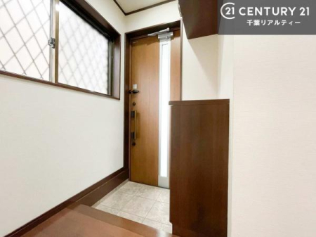 ���� �V���[�Y�{�b�N�X�t���Ȃ̂ŁA���ւ��Еt�����|�������₷���ł��I
�X�b�L���������ւŌ˂��J�����u�ԁA�������̂���S�n������Ԃ��o�}���Ă���܂��B