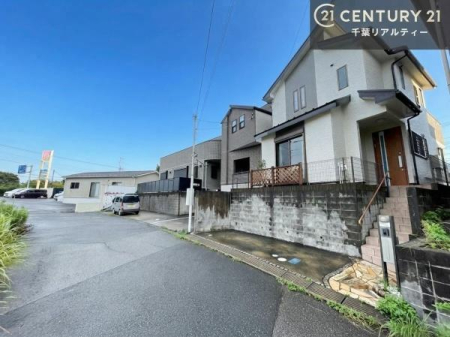 �O�ʓ��H�܂ތ��n�ʐ^ ���ӊ���A���q�l�̂���]�ɍ������������ꏏ�ɂ��ē���v���܂��B�Z��[���A�h�o�C�U�[�ɂ�邲���k������܂��B���Ђ͂��₢���킹�ɑ��Ή����܂��I���҂������܂���I