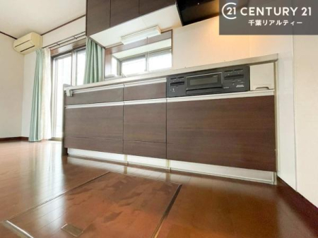 �L�b�`�� ��Ƃ肠�钲���X�y�[�X�ō�Ƃ����₷�����K�ȃL�b�`���ł��I
���q�l�ƈꏏ�ɂ��َq������y���߂�L�X�X�y�[�X�ł��B�y�����������ԂɂȂ肻���ł��ˁI