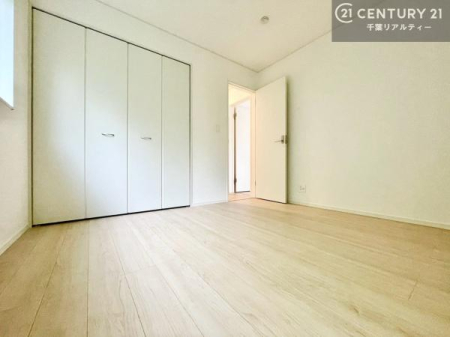 �q������ ���[�X�y�[�X�����Ă��܂��I�������X�b�L�����ڂ��鎖���ł��܂��ˁB
�Ƌ��I�΂Ȃ��V���v���ȃf�U�C���ׁ̈A�Ƌ��I�΂����C�ɓ���̋�ԍ�肪�ł������ł��ˁB