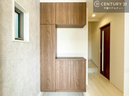 ���� �V���[�Y�{�b�N�X�t���Ȃ̂ŁA���ւ��Еt�����|�������₷���ł��I
�X�b�L���������ւŌ˂��J�����u�ԁA�������̂���S�n������Ԃ��o�}���Ă���܂��B