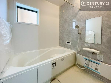 ���� �������������l�̕��͋C�̃o�X���[���́A�����o�Ă��ăo�X�^�C�����[���I
���d���撣���Ă��邲�J���ɂ��D�݂̍���̓����܂����āA�y����ł݂Ă͂������ł��傤���H