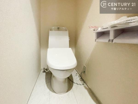 �g�C�� �������֍��ɂ��A�~��͕֍����g�����ł���̂ŗ₽���֍��ɍ��炸�ɍςފ������d�l�ł��I�V���v���ȃJ���[����Ƃ��Ă���̂ŁA������ꂪ���₷���ł��B