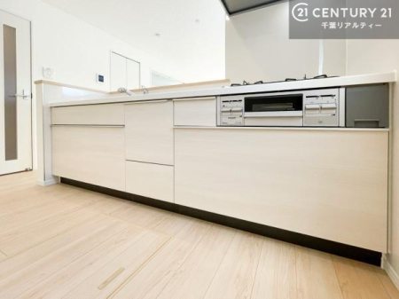 �L�b�`�� ��Ƃ����₷���V�X�e���L�b�`���ł��I���[���t���Ă���̂ŁA�����X�y�[�X�ɕ���u���Ȃ��čς݂܂��I
�L�X�g���āA���K�ɍ�Ƃ��ł��܂��I