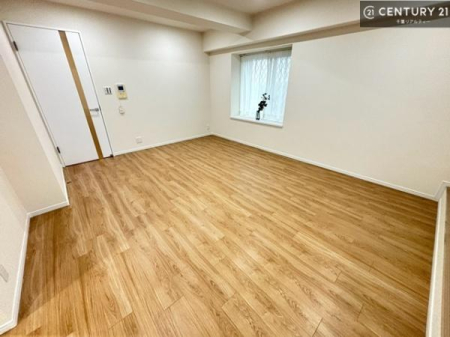 ���r���O ��؂ȉƑ����W�܂邩�炱��LDK�ɂ͂�����肽���B
�q�����������C�ɏ΂��Ȃ��瑖�����Ă���p�����������u�L���Ƃɂ��ėǂ������v�Ǝv���u�Ԃł��B