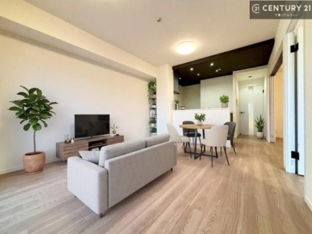 ���r���O �Ƌ��CG�p�[�X�ł��B��؂ȉƑ����W�܂邩�炱��LDK�ɂ͂�����肽���B
�q�����������C�ɏ΂��Ȃ��瑖�����Ă���p�����������u�L���Ƃɂ��ėǂ������v�Ǝv���u�Ԃł��B
