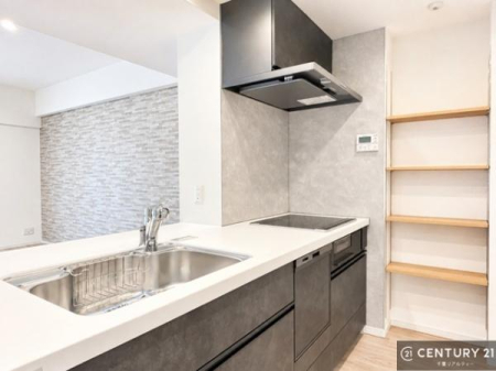 �L�b�`�� ���C�h�ȃV���N�ł��ˁI�������˂ɂ������������₷���Ǝ����y�X�d�l�̃V�X�e���L�b�`���ł��I
�f�U�C�����Ƌ@�\�������˂��L�b�`���Ő�����������܂��ˁI