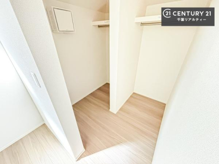 ���[ �E�H�[�N�C���N���[�[�b�g�t���ł��B��������̂��m���Ȃǂ����[���Ă��������ł��ˁI���ɂ���@�������ȂǋG�ߕ��̑傫�ȉƓd�����[�ł��܂��I