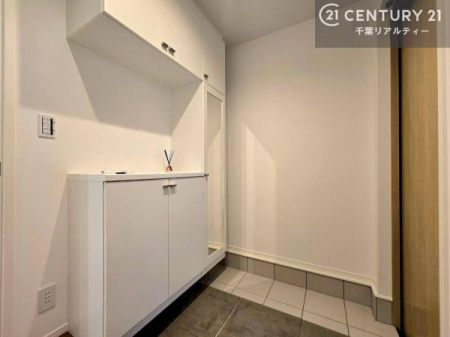 ���� �~���[�t���V���[�Y�{�b�N�X�t���Ȃ̂ŁA���ւ��Еt�����|�������₷���ł��I
�X�b�L���������ւŌ˂��J�����u�ԁA�������̂���S�n������Ԃ��o�}���Ă���܂��B