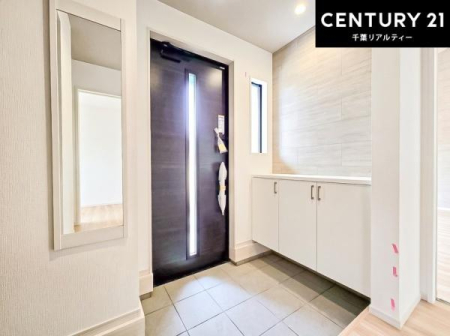 ���� �V���[�Y�{�b�N�X�t���Ȃ̂ŁA���ւ��Еt�����|�������₷���ł��I
�X�b�L���������ւŌ˂��J�����u�ԁA�������̂���S�n������Ԃ��o�}���Ă���܂��B