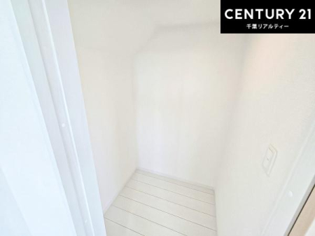 ���[ �E�H�[�N�C���N���[�[�b�g�t���ł��B��������̂��m���Ȃǂ����[���Ă��������ł��ˁI���ɂ���@�������ȂǋG�ߕ��̑傫�ȉƓd�����[�ł��܂��I