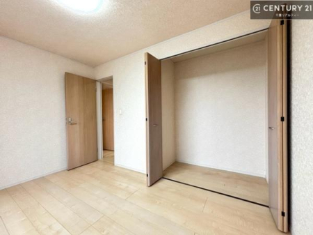 ���r���O�ȊO�̋��� ���[�X�y�[�X���[���I�������X�b�L�����ڂ��鎖���ł��܂��ˁB
�Ƌ��I�΂Ȃ��V���v���ȃf�U�C���ׁ̈A�Ƌ��I�΂����C�ɓ���̋�ԍ�肪�ł������ł��ˁB