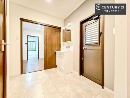 ���ʑ�E���ʏ� �g�Ȃ�𐮂�����ʏ��́A���������厖�ł��I������̐������̂��镵�͋C�����o�I�C�����悭���g�����������܂��B�L�X�����X�y�[�X���������ł��ˁI
