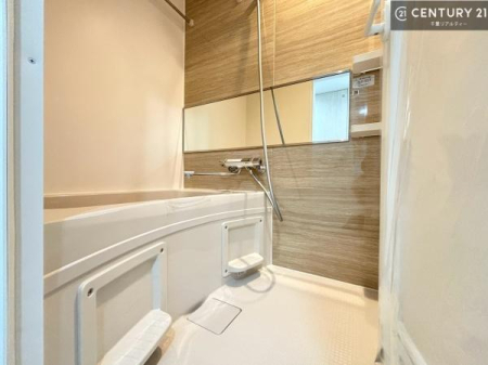 ���� �������������l�̕��͋C�̃o�X���[���́A�����o�Ă��ăo�X�^�C�����[���I
���d���撣���Ă��邲�J���ɂ��D�݂̍���̓����܂����āA�y����ł݂Ă͂������ł��傤���H