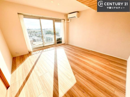 ���r���O �S�n�ǂ����r���O�͉Ƒ������R�ƏW�܂�܂��B�Ƒ��c�R�̎��Ԃ����������ł��B���Ƒ��ƁA����w�[���������Ԃ��߂��������ł��ˁB