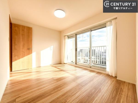 �m�� �o���R�j�[�ɖʂ��Ă���m���ł��B���邭�����肪����A���C����������ł��܂��I���N���āA�O�ɏo�Ĕw�L�т����[�ċz�����ǂ������}������邱�Ƃ��ł��܂��B