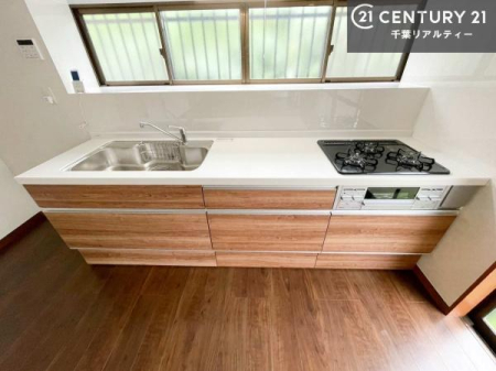 �L�b�`�� ��Ƃ����₷���V�X�e���L�b�`���ł��I���[���t���Ă���̂ŁA�����X�y�[�X�ɕ���u���Ȃ��čς݂܂��I
�L�X�g���āA���K�ɍ�Ƃ��ł��܂��I