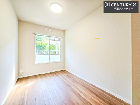 �m�� �V���v���Ƀf�U�C������Ă��邽�߁A�Ƌ��I�т܂���I
���C�ɓ���̉Ƌ��u���Ă��낰���Ԃ���邱�Ƃ��ł��܂��B
