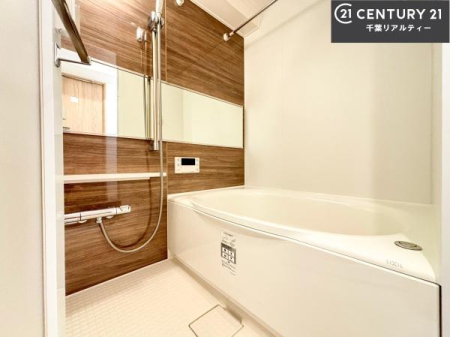 ���� �������������l�̕��͋C�̃o�X���[���́A�����o�Ă��ăo�X�^�C�����[���I
���d���撣���Ă��邲�J���ɂ��D�݂̍���̓����܂����āA�y����ł݂Ă͂������ł��傤���H