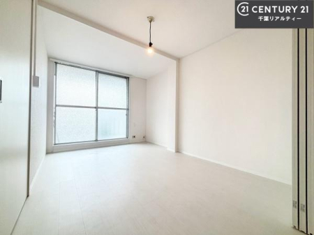 �m�� �o���R�j�[�ɖʂ��Ă���m���ł��B���邭�����肪����A���C����������ł��܂��I���N���āA�O�ɏo�Ĕw�L�т����[�ċz�����ǂ������}������邱�Ƃ��ł��܂��B