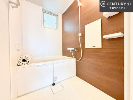 ���� �������������l�̕��͋C�̃o�X���[���́A�����o�Ă��ăo�X�^�C�����[���I
���d���撣���Ă��邲�J���ɂ��D�݂̍���̓����܂����āA�y����ł݂Ă͂������ł��傤���H