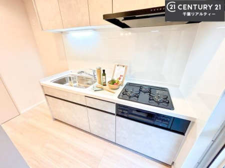 �L�b�`�� ��Ƃ����₷���V�X�e���L�b�`���ł��I���[���t���Ă���̂ŁA�����X�y�[�X�ɕ���u���Ȃ��čς݂܂��I
�L�X�g���āA���K�ɍ�Ƃ��ł��܂��I